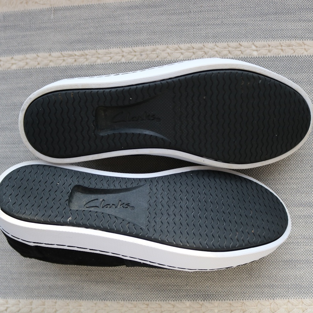 Women's Clarks Slip On Sneakers - Picture 10 of 10